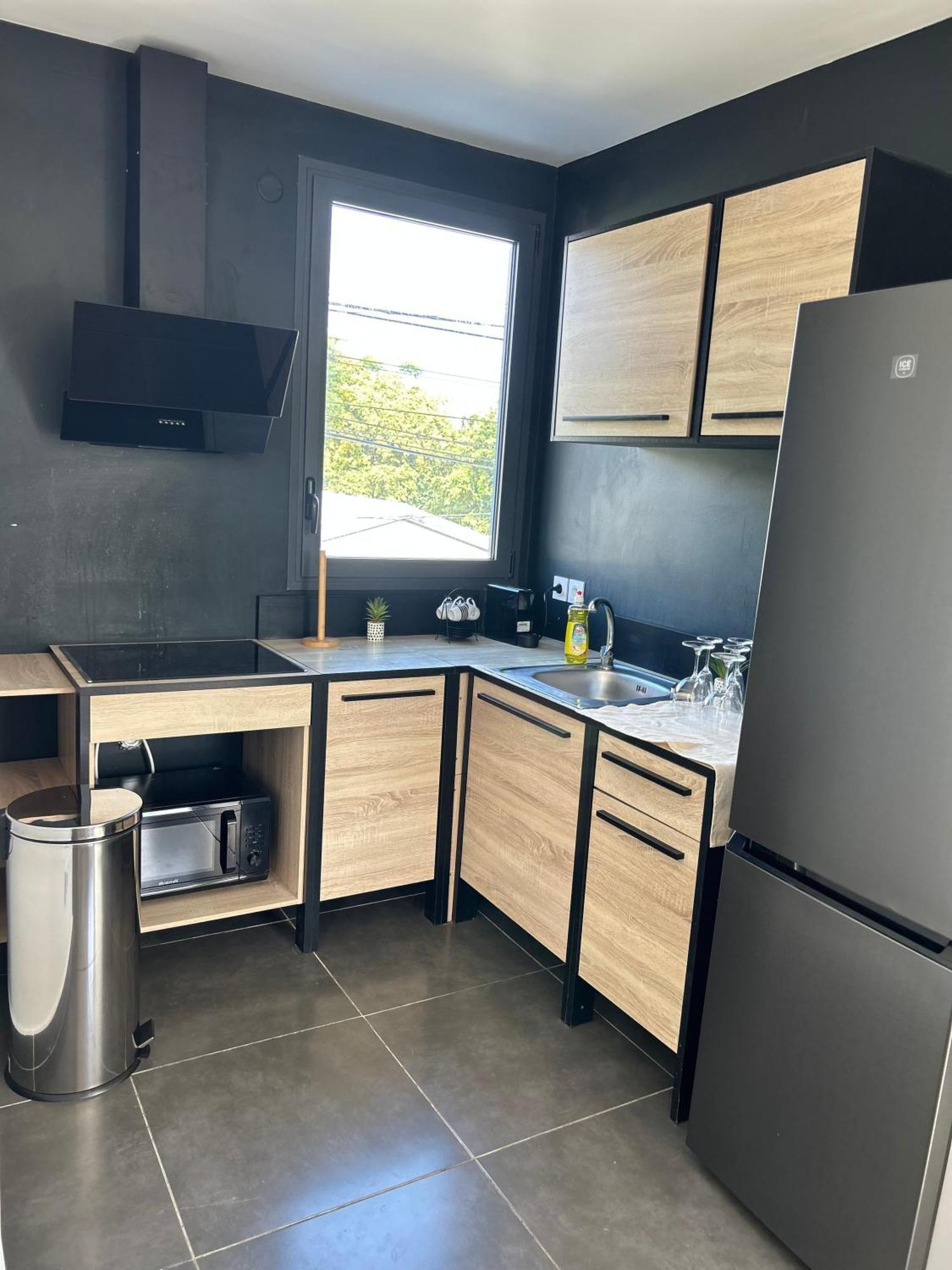 Appartement A 2 Pas De La Plage De Terre Sainte Bagian luar foto